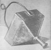 Hruschkov prvý medomet s boku. (Opatrovaný v múzeu Zem. Ústr. spolkov včel. na Morave v Brne.)